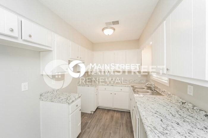 6192 Cranbury Park Dr - Photo 7 of 16