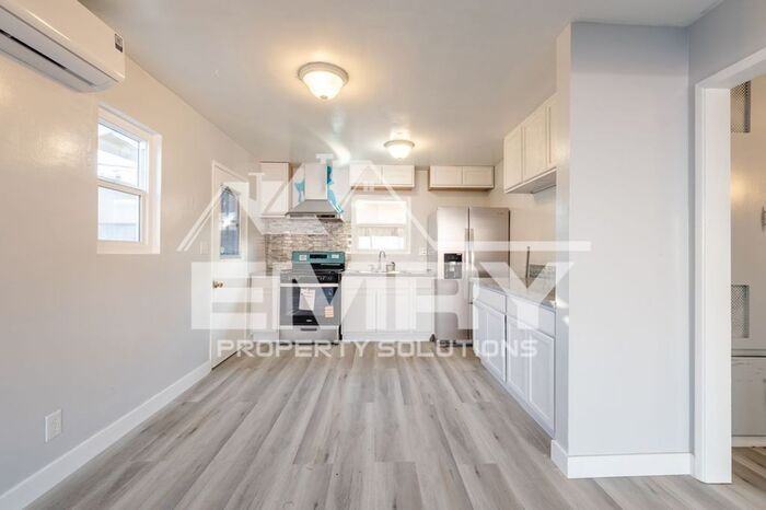 6255 Gifford Ave #6255A - Photo 4 of 19