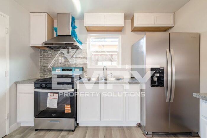 6255 Gifford Ave #6255A - Photo 6 of 19