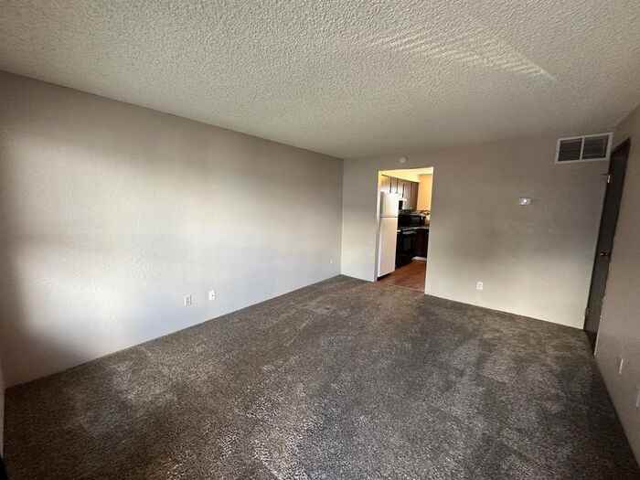 1412 E 9th St #18 - Photo 4 of 14