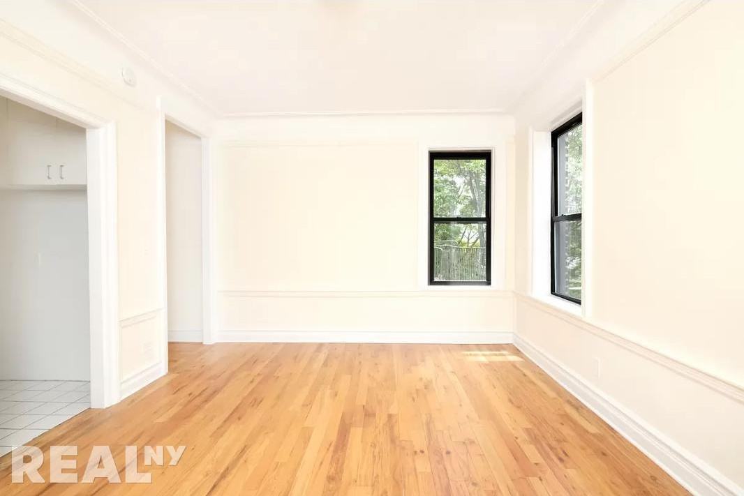 W 204th St #24 - Photo 3 of 6