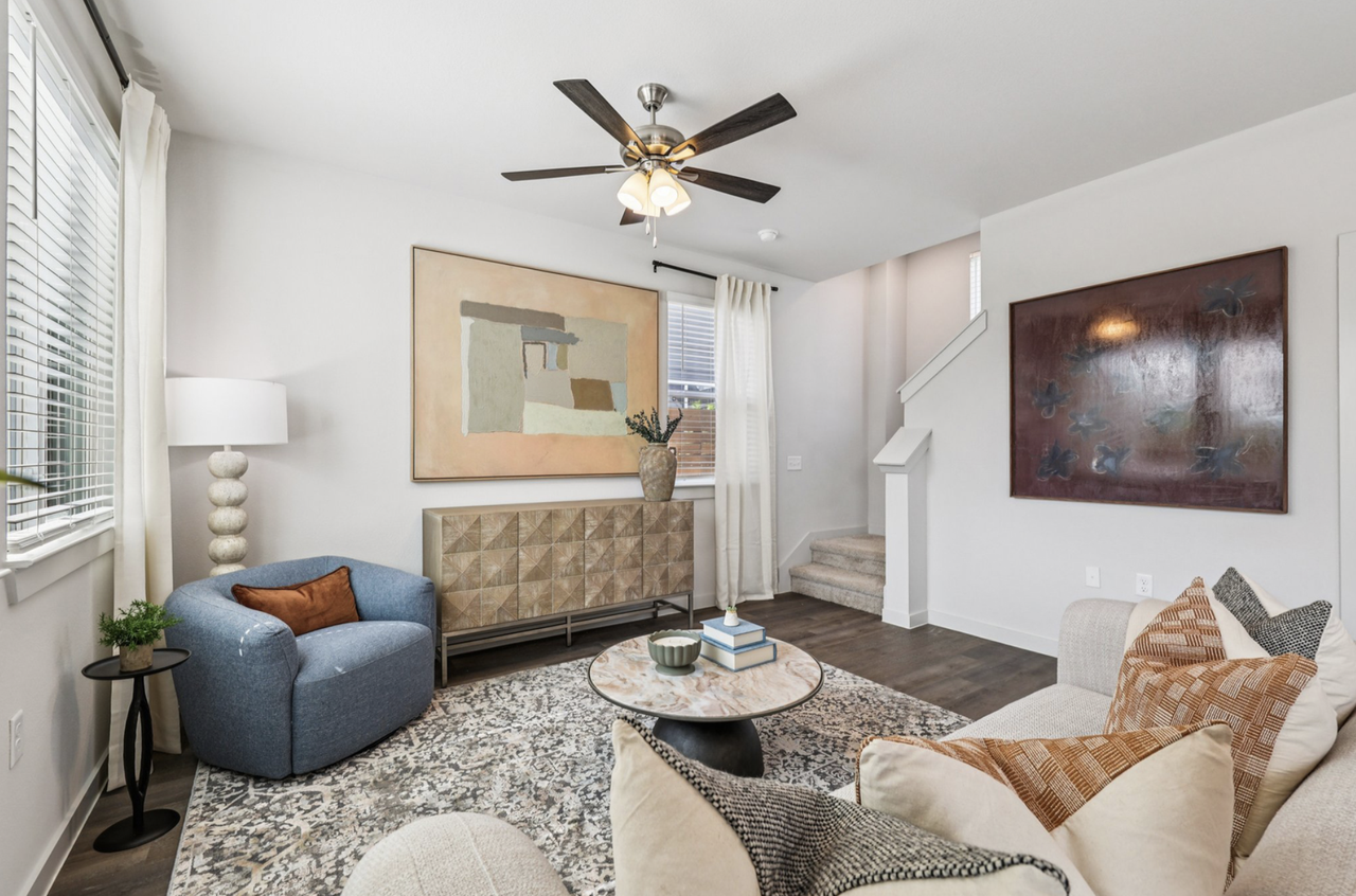 6012 Aviation Drive - Photo 3 of 20