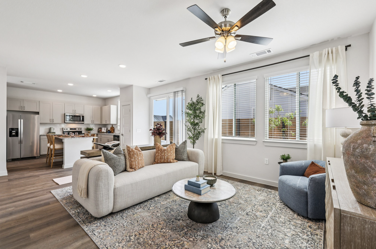 6012 Aviation Drive - Photo 2 of 20