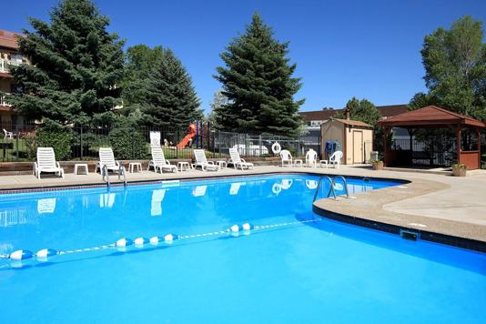 CANDLEWOOD APARTMENTS 1 of 4