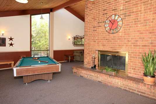 CANDLEWOOD APARTMENTS 2 of 4