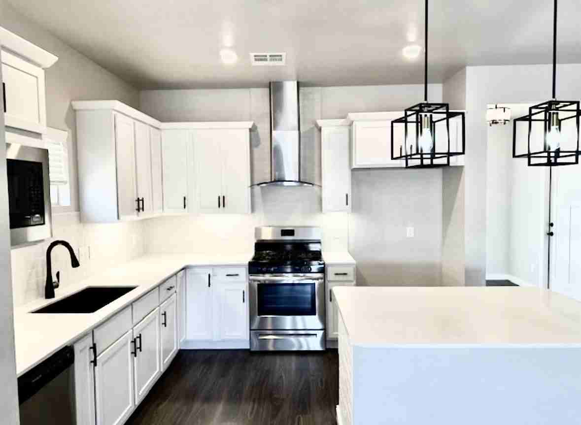 533 Northwest 176th Street - Photo 5 of 21