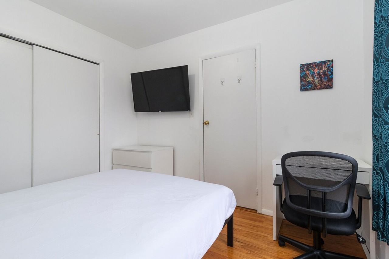 248 E 91st St #1032060P - Photo 3 of 28