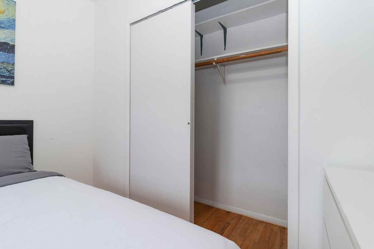 248 E 91st St #1032060P - Photo 7 of 28