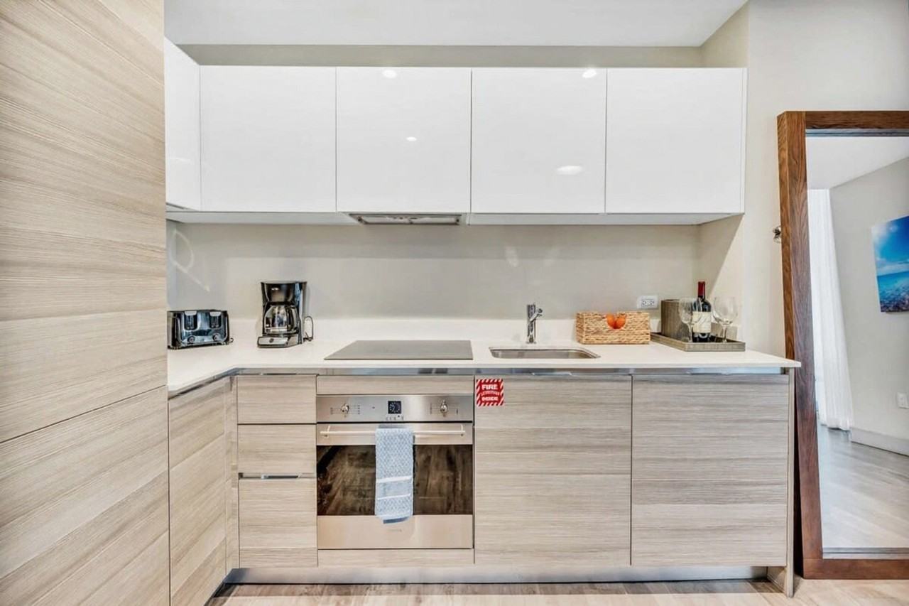 101 N Ocean Dr #1227219P - Photo 2 of 50