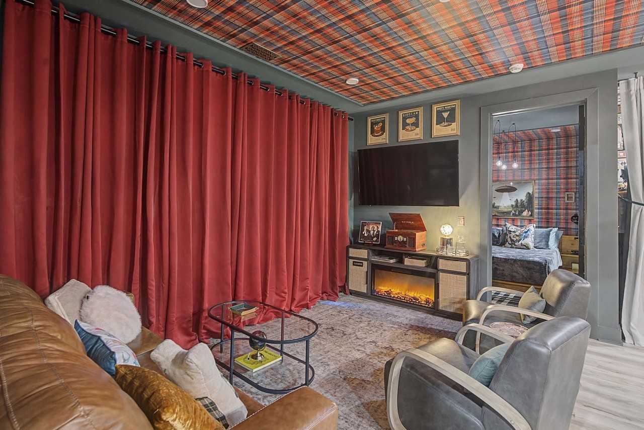 245 Hermitage Ave #1261721P - Photo 5 of 50