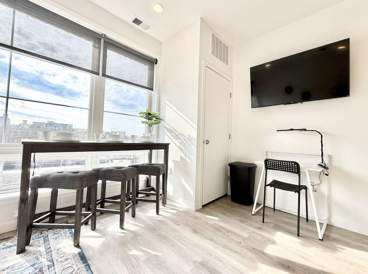 501 North Perth Street - Photo 5 of 76