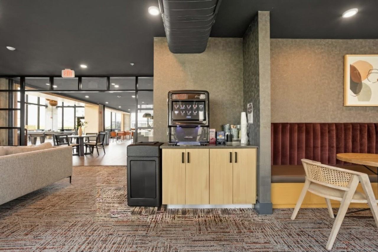 421 North Pennsylvania Street - Photo 6 of 92