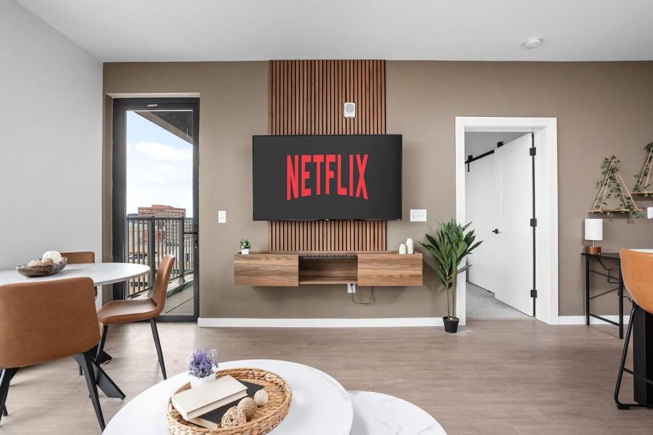 421 North Pennsylvania Street - Photo 7 of 92