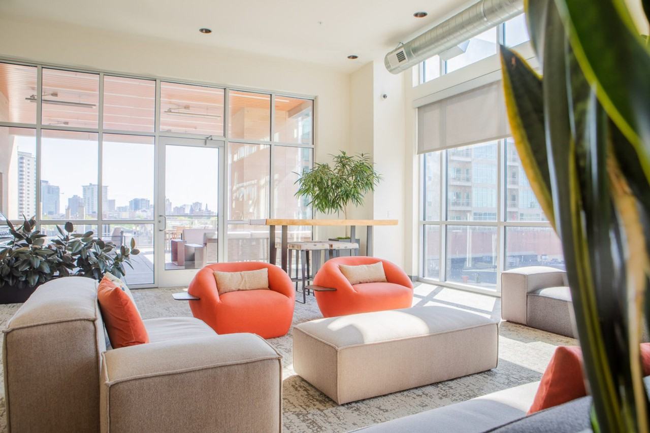 1840 N Farwell Ave #1379022P - Photo 4 of 32