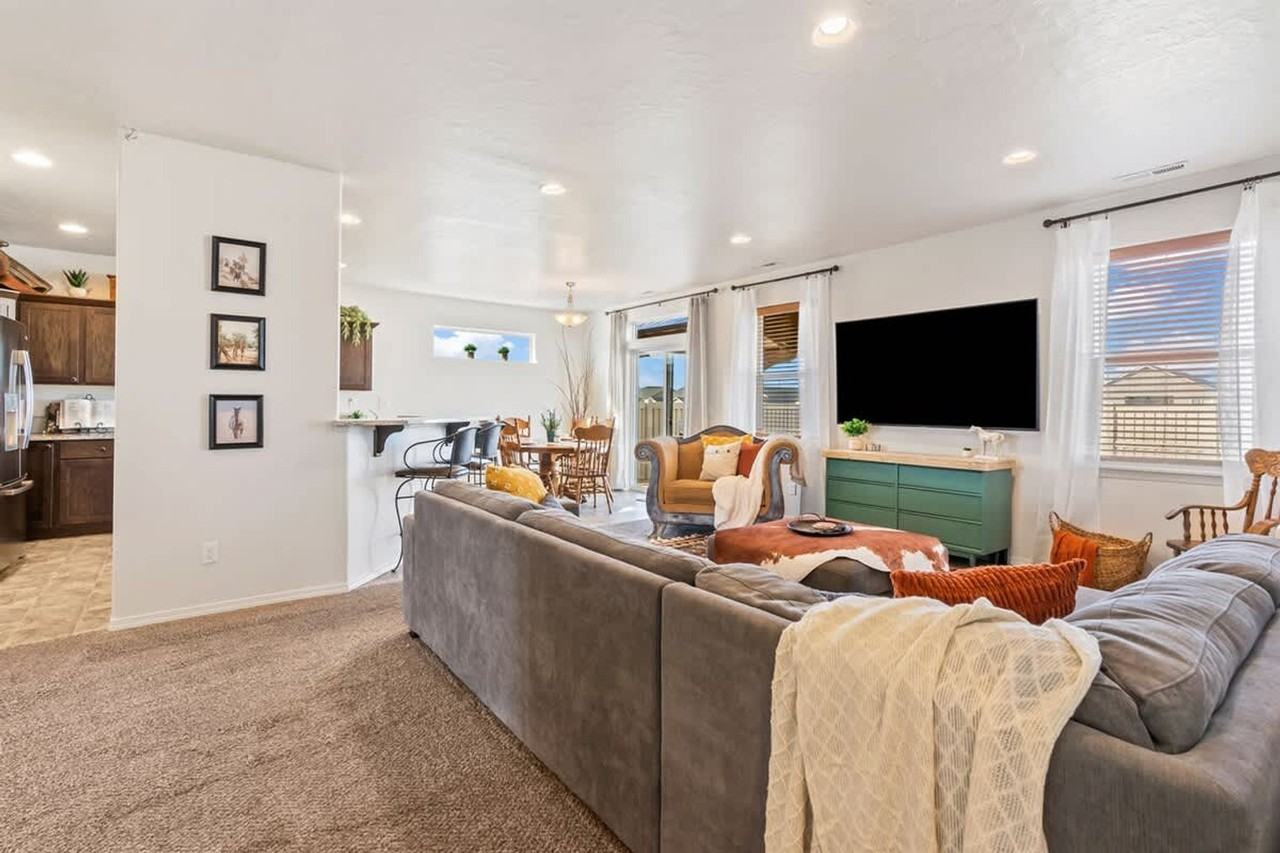 3905 Winged Dove St #1460936P - Photo 2 of 44