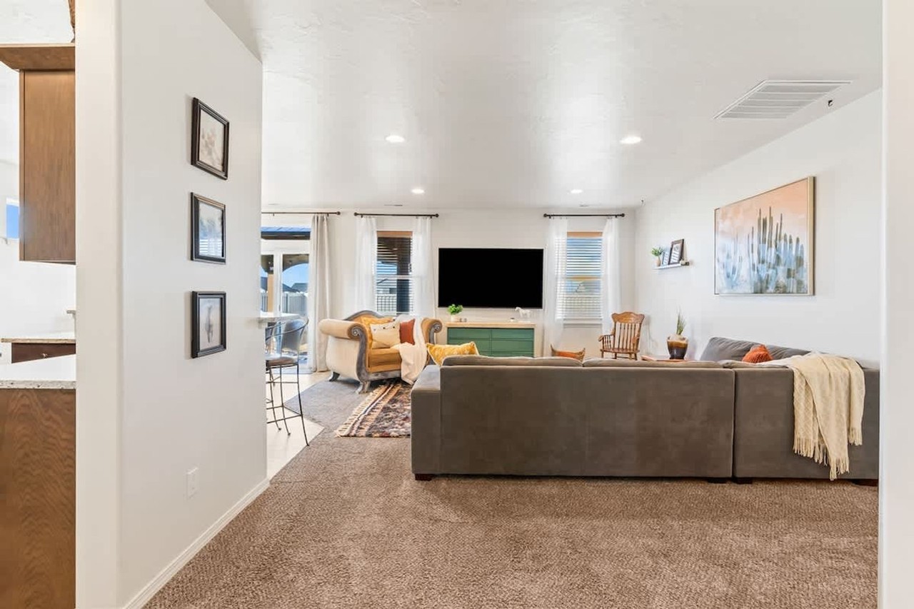 3905 Winged Dove St #1460936P - Photo 3 of 44