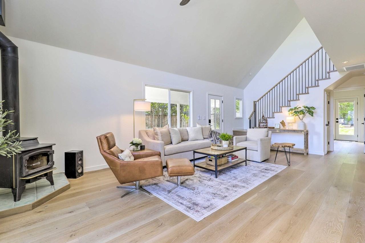 1155 Grape Ln #1304989P - Photo 4 of 37