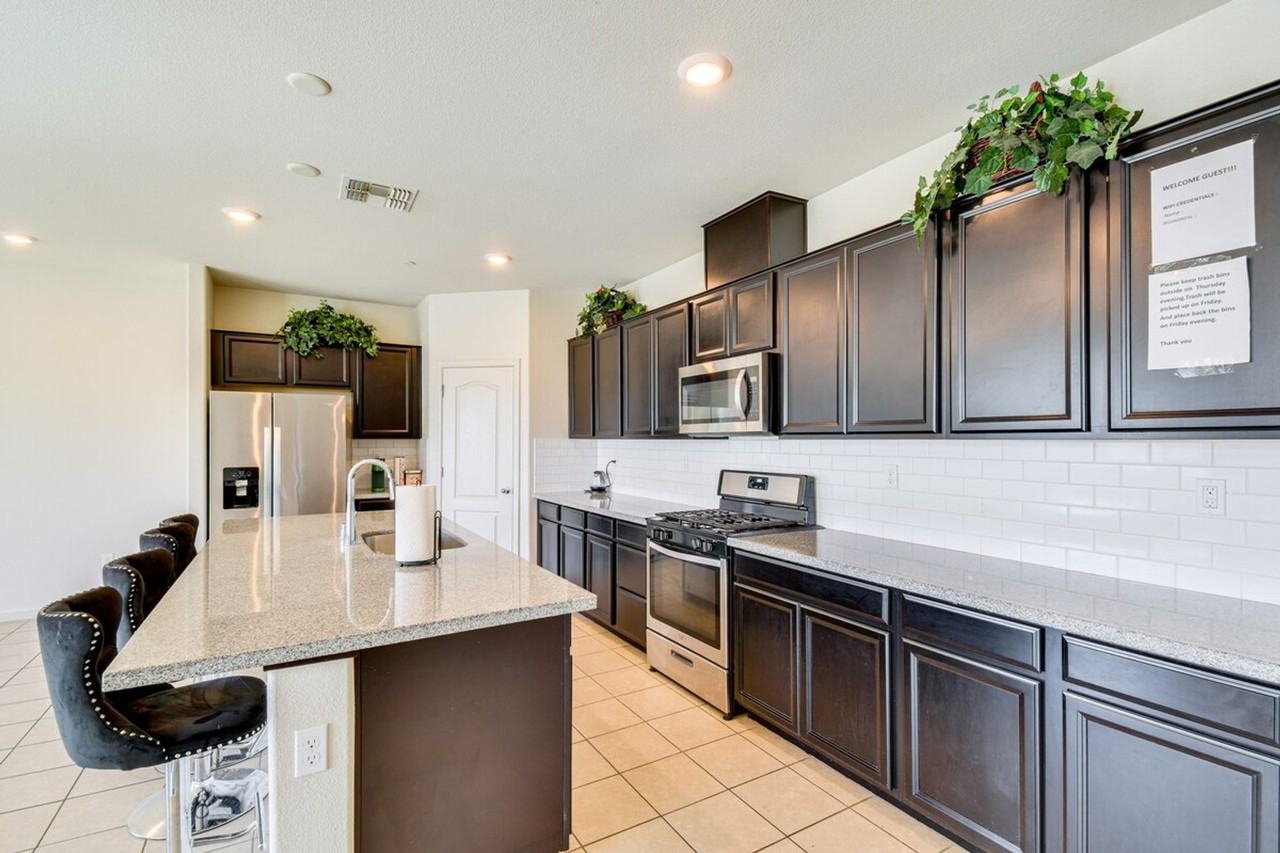 1442 Copperfield Ave #1307252P - Photo 7 of 34