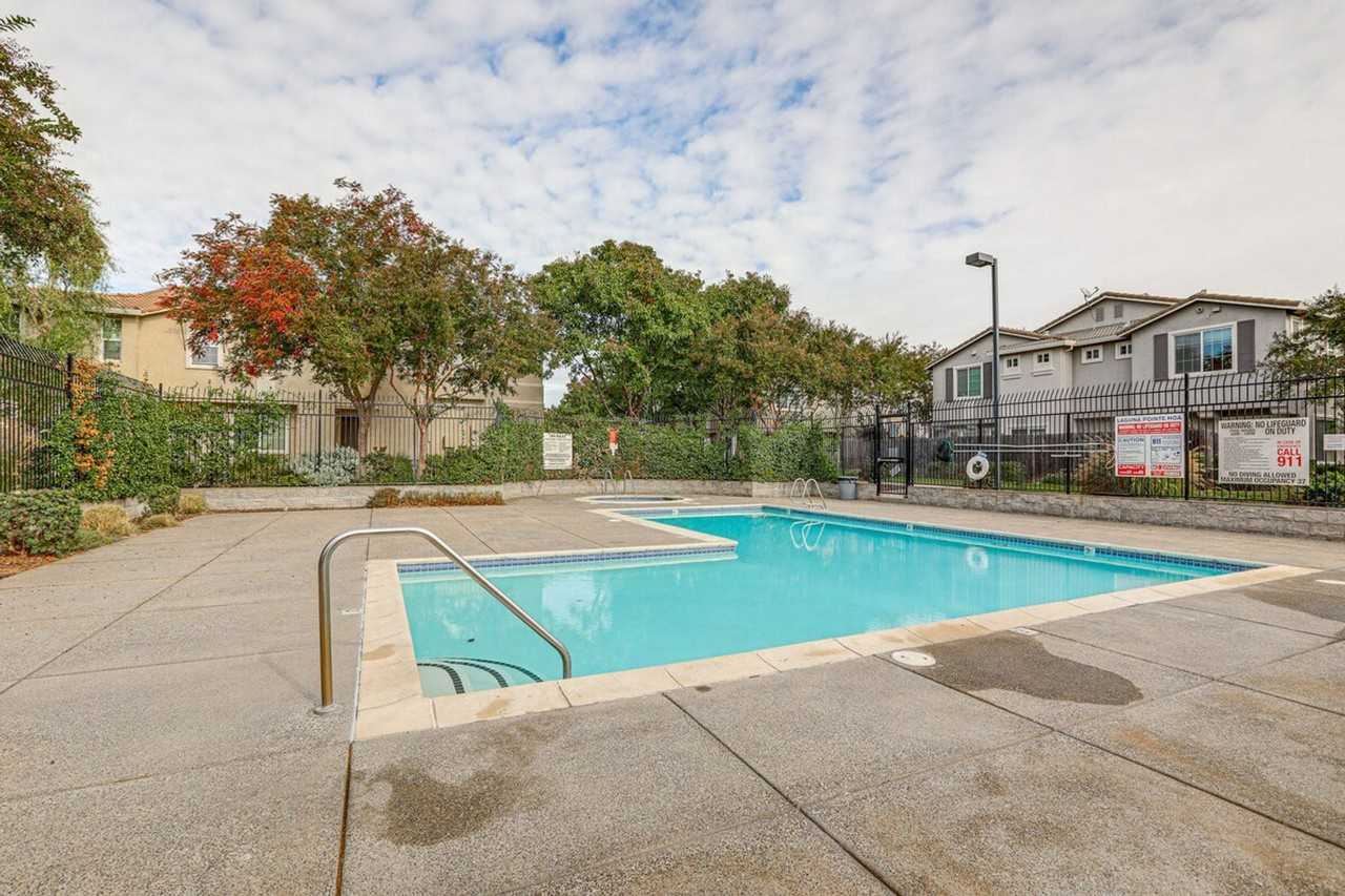 7515 Sheldon Rd #1385992P - Photo 4 of 32