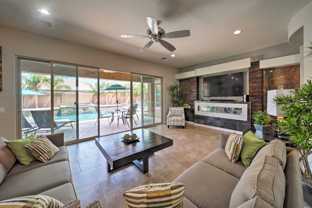 18504 W Paradise Ln - Photo 1 of 1