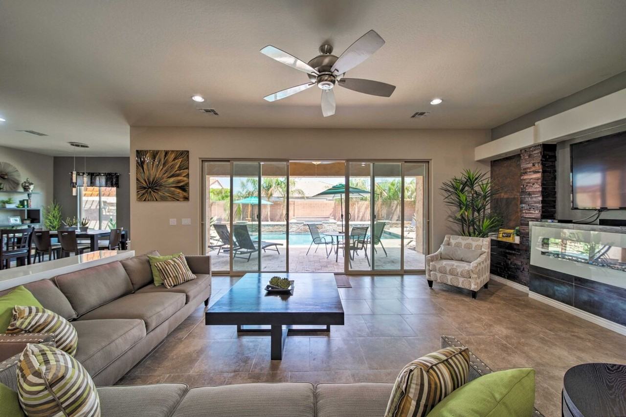 18504 W Paradise Ln #1385760P - Photo 2 of 27