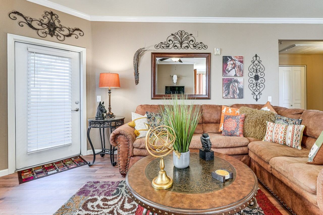 S Pierpont Dr #1386084P - Photo 3 of 30