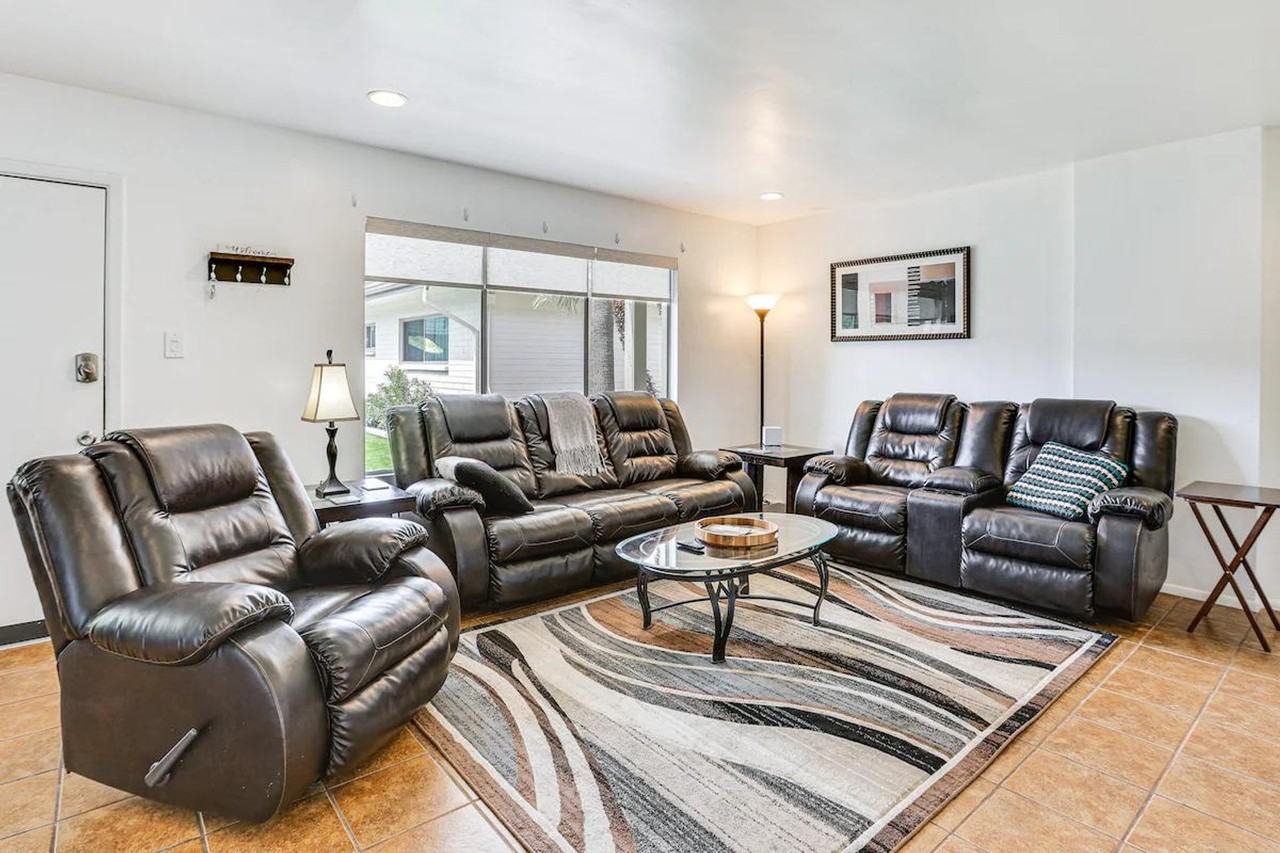 6805 E 2nd St #1385687P - Photo 5 of 29