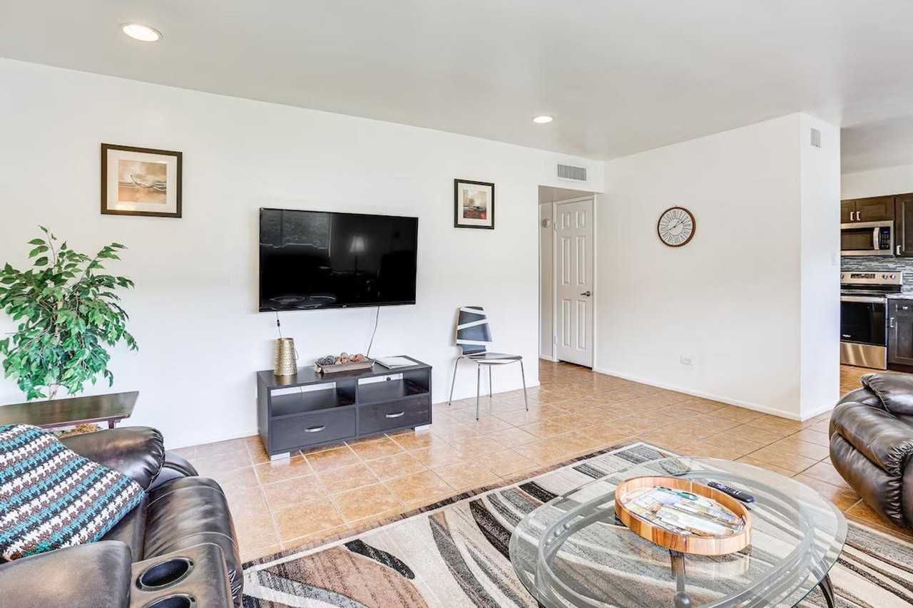 6805 E 2nd St #1385687P - Photo 7 of 29