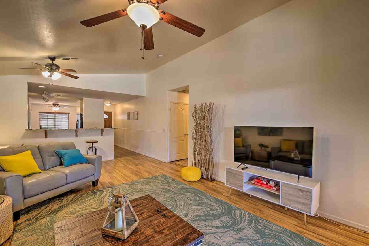 1021 S 167th Ln #1385890P - Photo 5 of 32