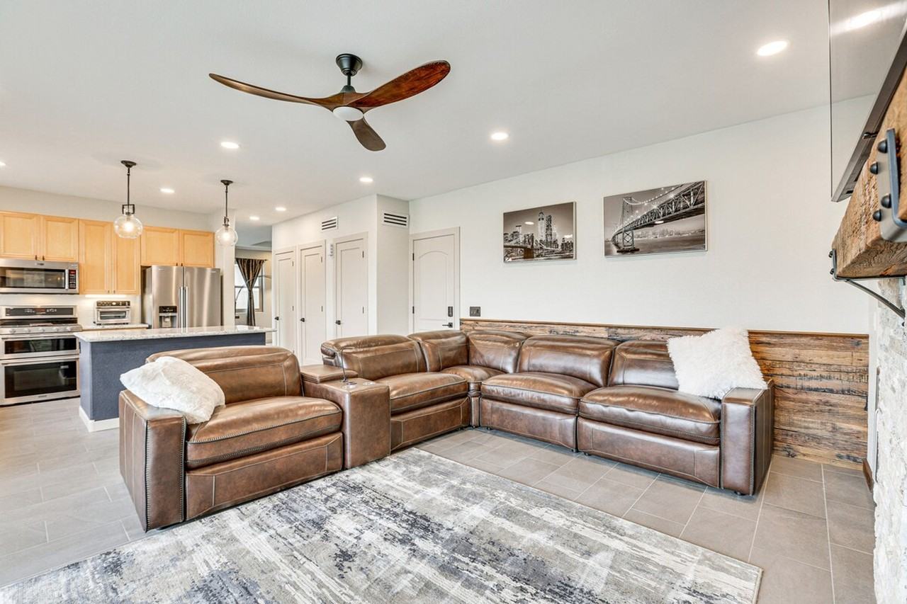 13716 W Cypress St #1385923P - Photo 5 of 31