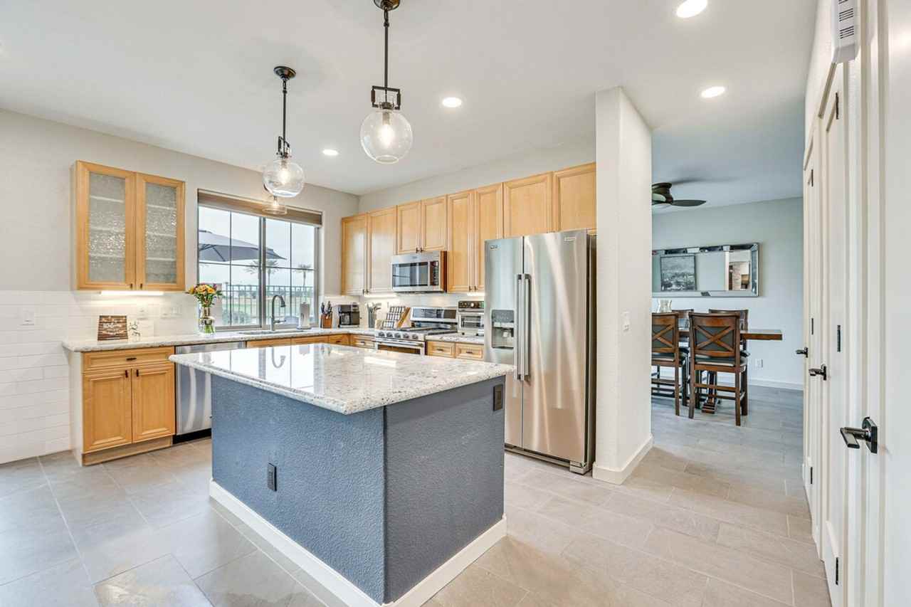 13716 W Cypress St #1385923P - Photo 7 of 31