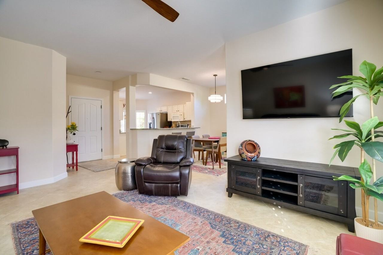 15992 W Indigo Ln #1386052P - Photo 2 of 33