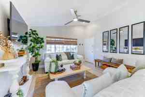 featured image of 1120 N Val Vista Dr