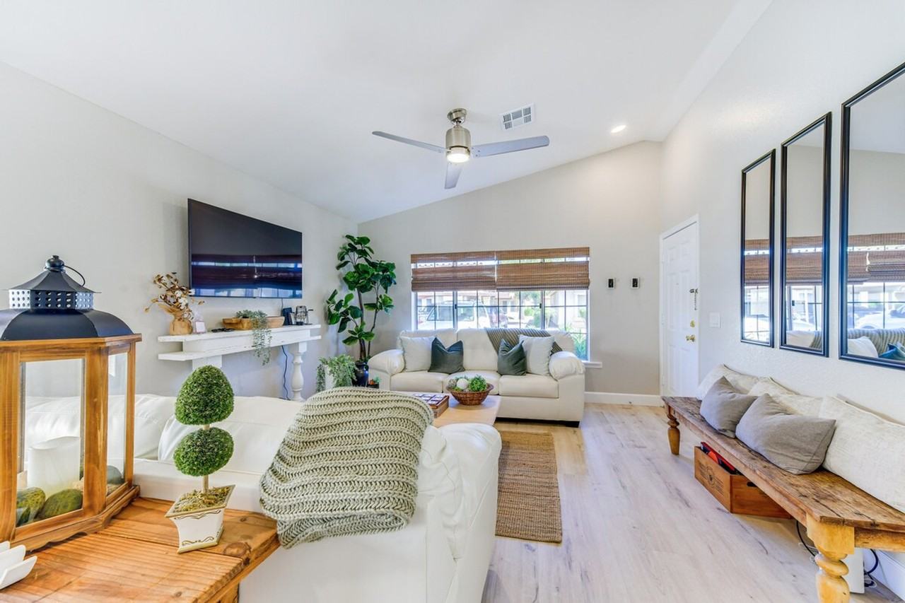 1120 N Val Vista Dr #1386007P - Photo 4 of 31