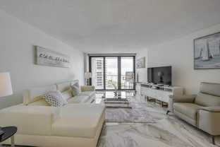 320 Seaview Ct - Photo 1 of 1