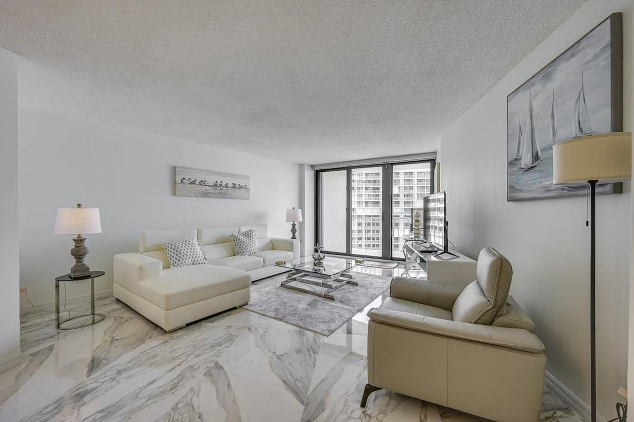 320 Seaview Ct #1385822P - Photo 2 of 27