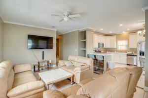 featured image of 210 W 2nd Ct