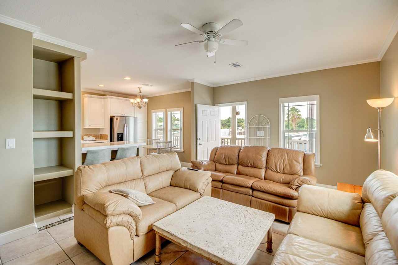 210 W 2nd Ct #1307150P - Photo 3 of 37