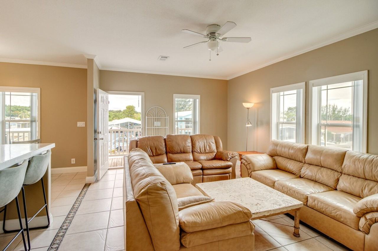 210 W 2nd Ct #1307150P - Photo 4 of 37