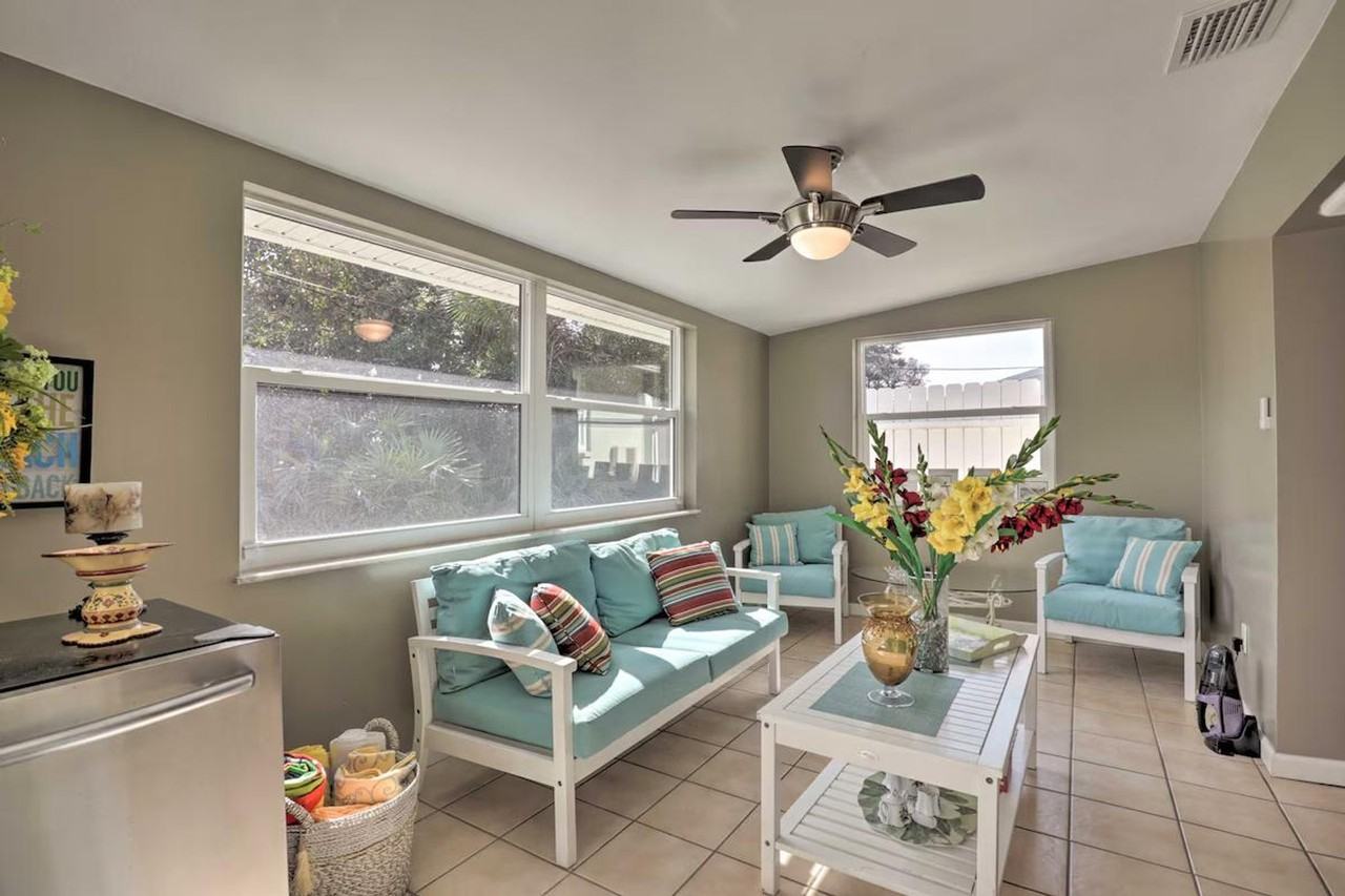 40 Longfellow Cir #1385896P - Photo 3 of 28