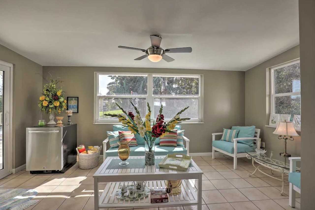 40 Longfellow Cir #1385896P - Photo 4 of 28