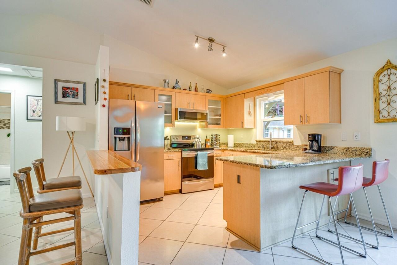 7100 6th Ave N #1386144P - Photo 7 of 32