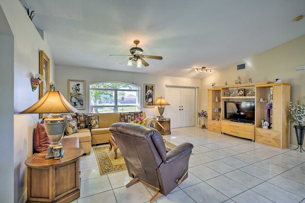 421 Se 4th Pl #1385807P - Photo 3 of 28