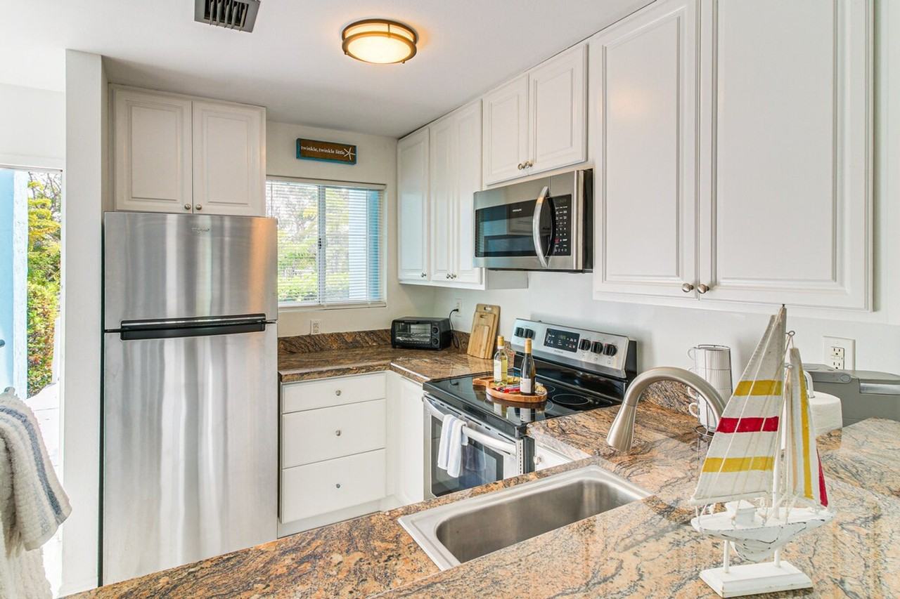 9860 Leeward Ave #1307094P - Photo 7 of 28