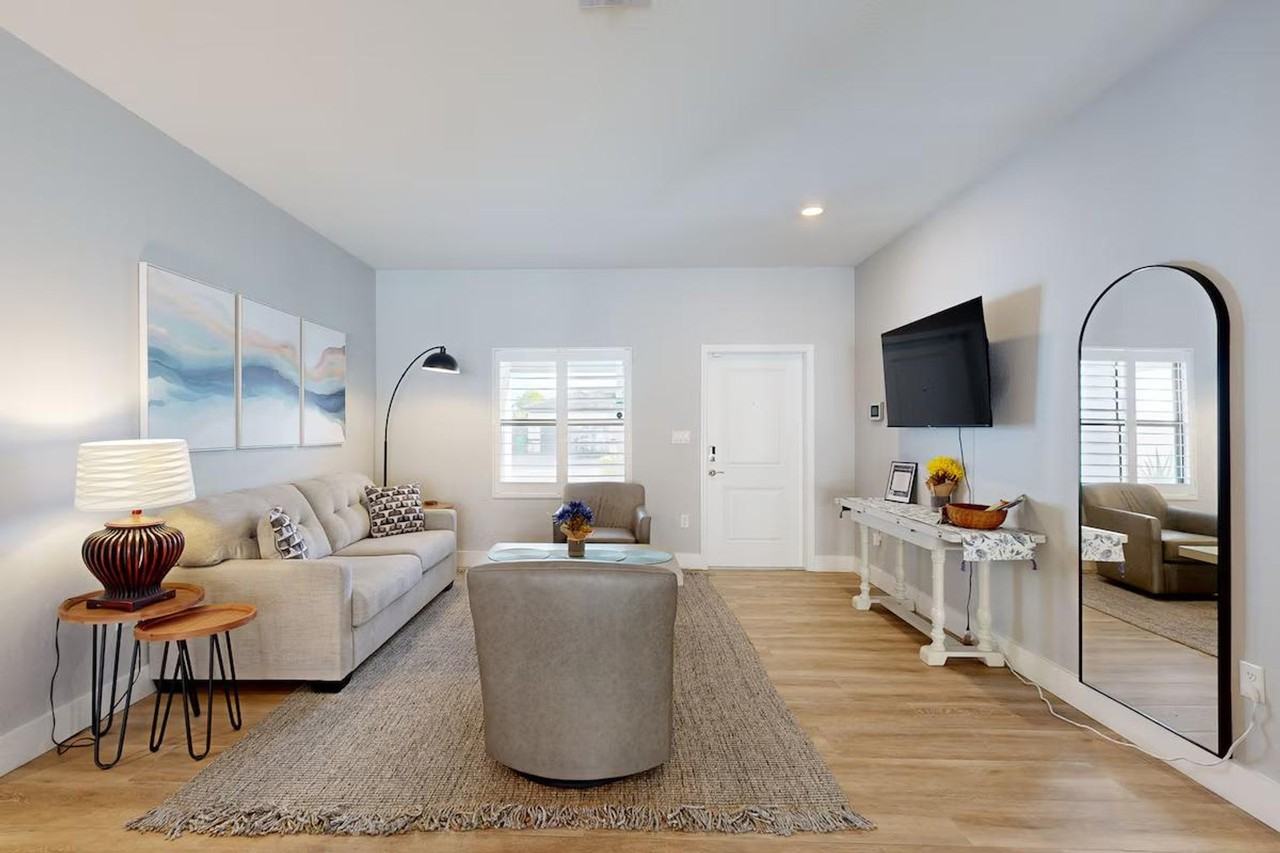 21402 Sw 132nd Pl #1383680P - Photo 2 of 24