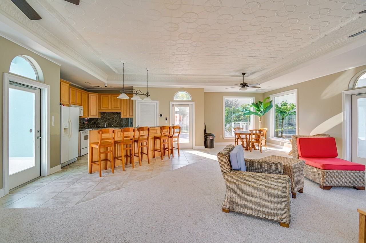 13941 Del Rio Dr #1386192P - Photo 3 of 33