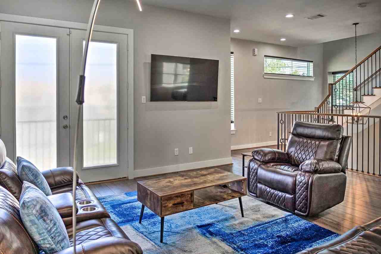 6403 Bowling Green St #1385674P - Photo 2 of 33