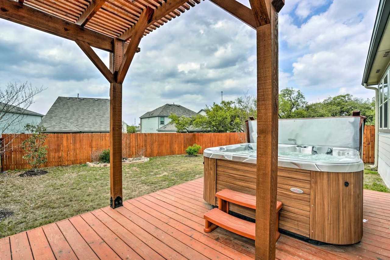 5603 Chestnut Xing #1385902P - Photo 6 of 36