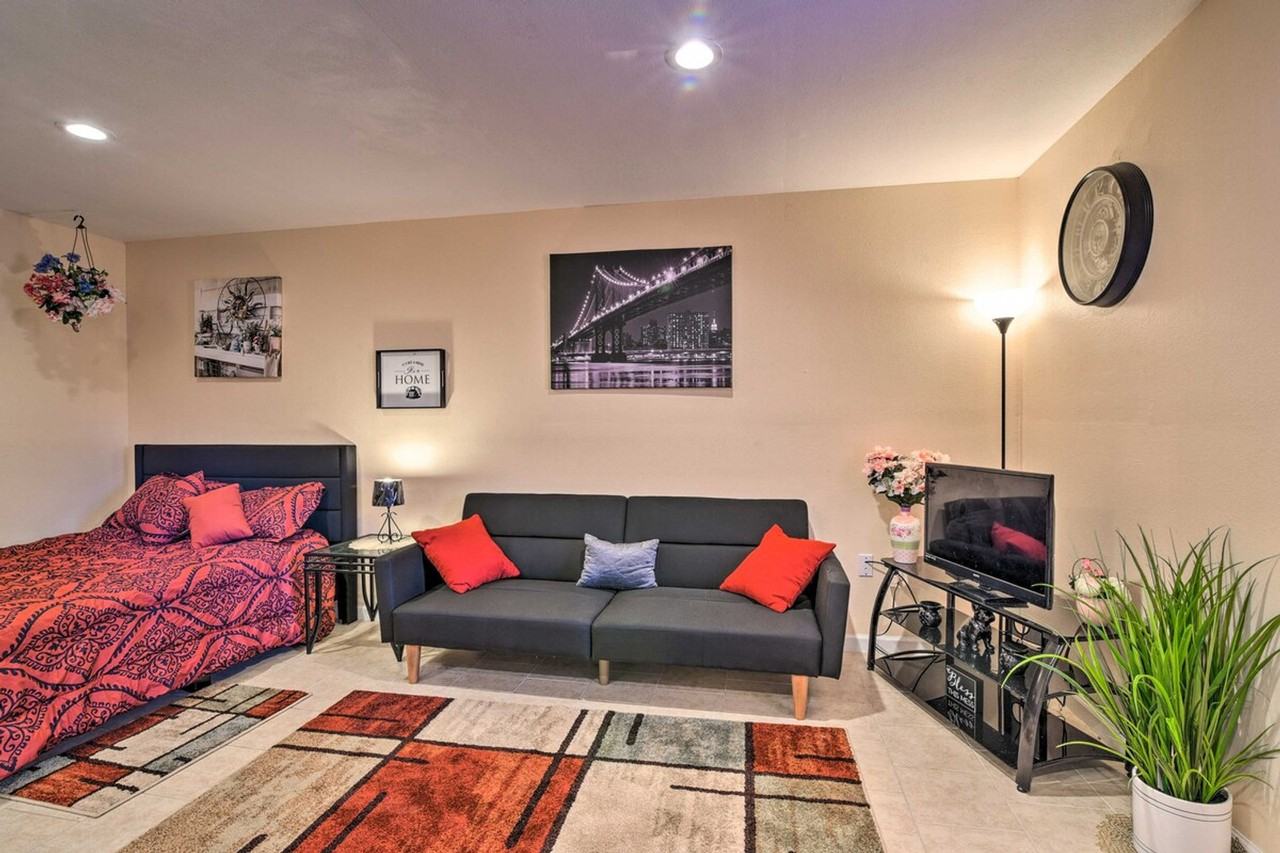 1319 40th St #1386055P - Photo 5 of 24
