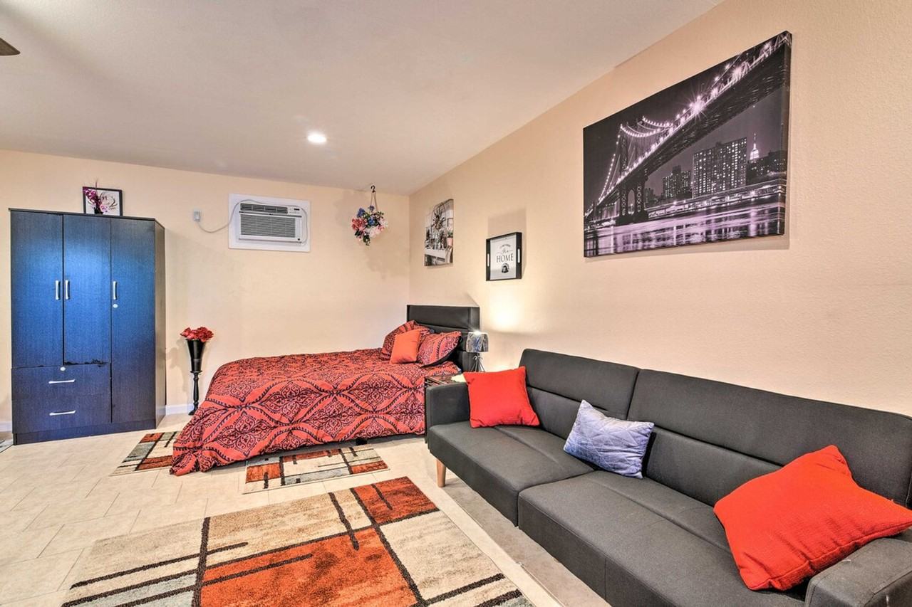 1319 40th St #1386055P - Photo 6 of 24